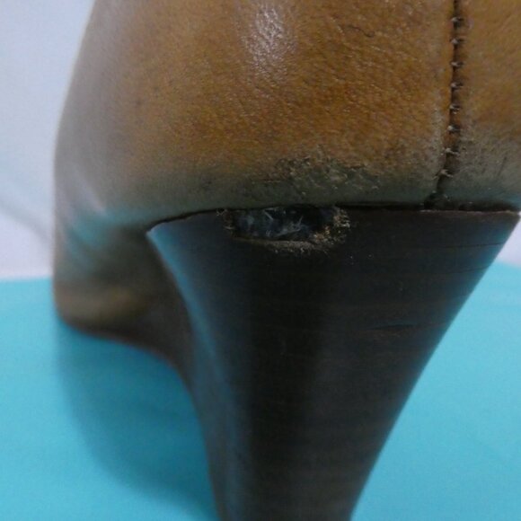 TORY BURCH | 9.5 inch bottom measured | Tory Burch Sally Wedge - Picture 14 of 15